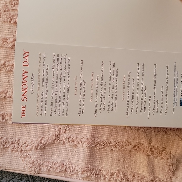 Two Children's Books, Ten Ways To Hear Snow and Snowy Day, NWOT. - Picture 8 of 9